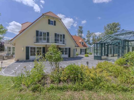 Einfamilienhaus zum Kauf 3.190.000 € 12 Zimmer 850 m² 8.306 m² Grundstück Haunstetten Reichertshausen / Haunstetten 85293