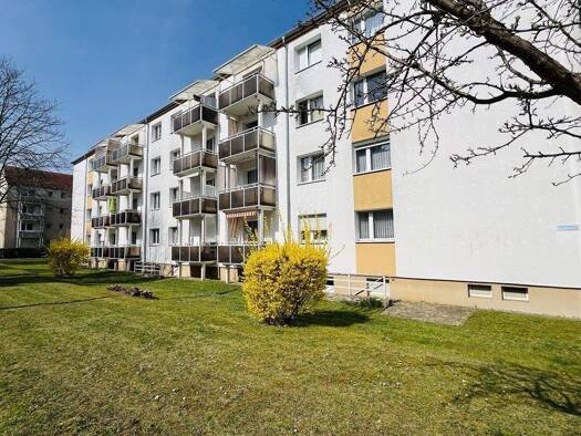 Wohnung zur Miete 370 € 3 Zimmer 56 m² 2. Geschoss Thomas-Müntzer-Straße 8 Langendorf Weißenfels 06667