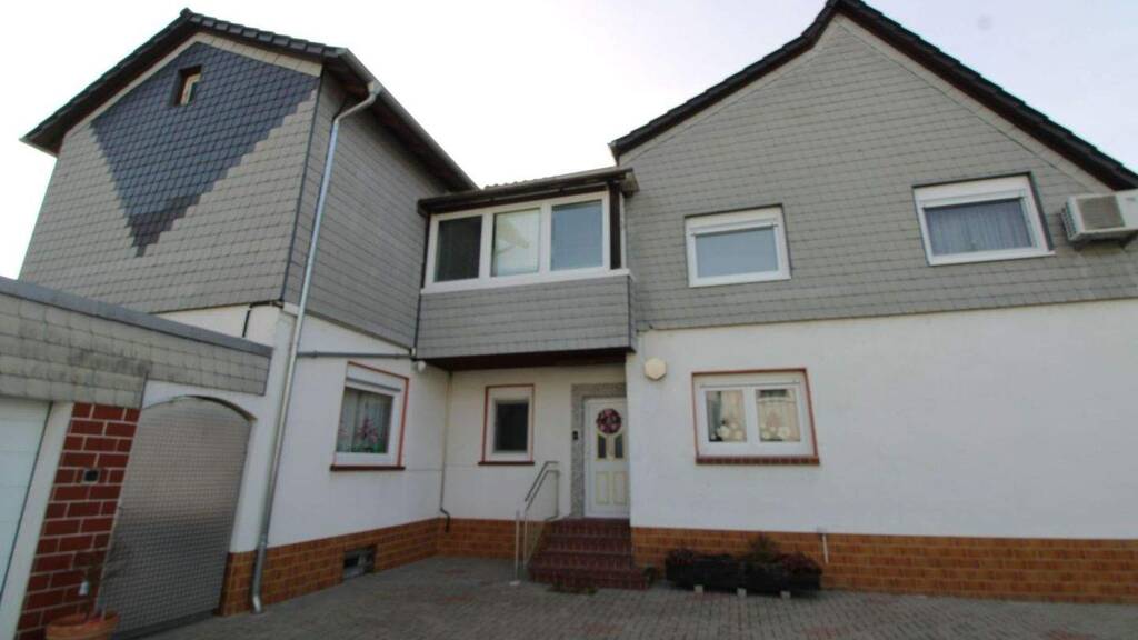 Mehrfamilienhaus zum Kauf 450.000 € 6 Zimmer 180,1 m² 708,1 m² Grundstück Gartenstadt Ludwigshafen am Rhein 67065