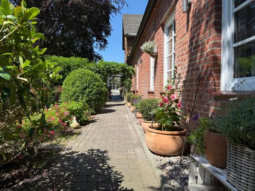 Apartmenthotel zum Kauf 1.550.000 € 9 Zimmer 18 Betten 2.242 m² Grundstück Breklum 25821