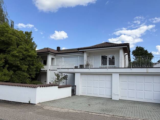 Einfamilienhaus zum Kauf 699.000 € 5 Zimmer 220 m² 643 m² Grundstück frei ab sofort Ispringen 75228