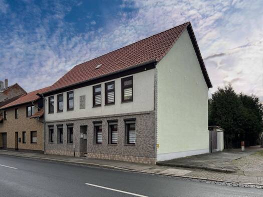Reihenendhaus zum Kauf 89.999 € 8 Zimmer 139 m² 161 m² Grundstück Oschersleben Oschersleben 39387
