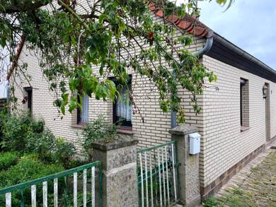 Einfamilienhaus zum Kauf 195.000 € 5 Zimmer 130 m² 2.201 m² Grundstück frei ab sofort Buschow Märkisch Luch 14715