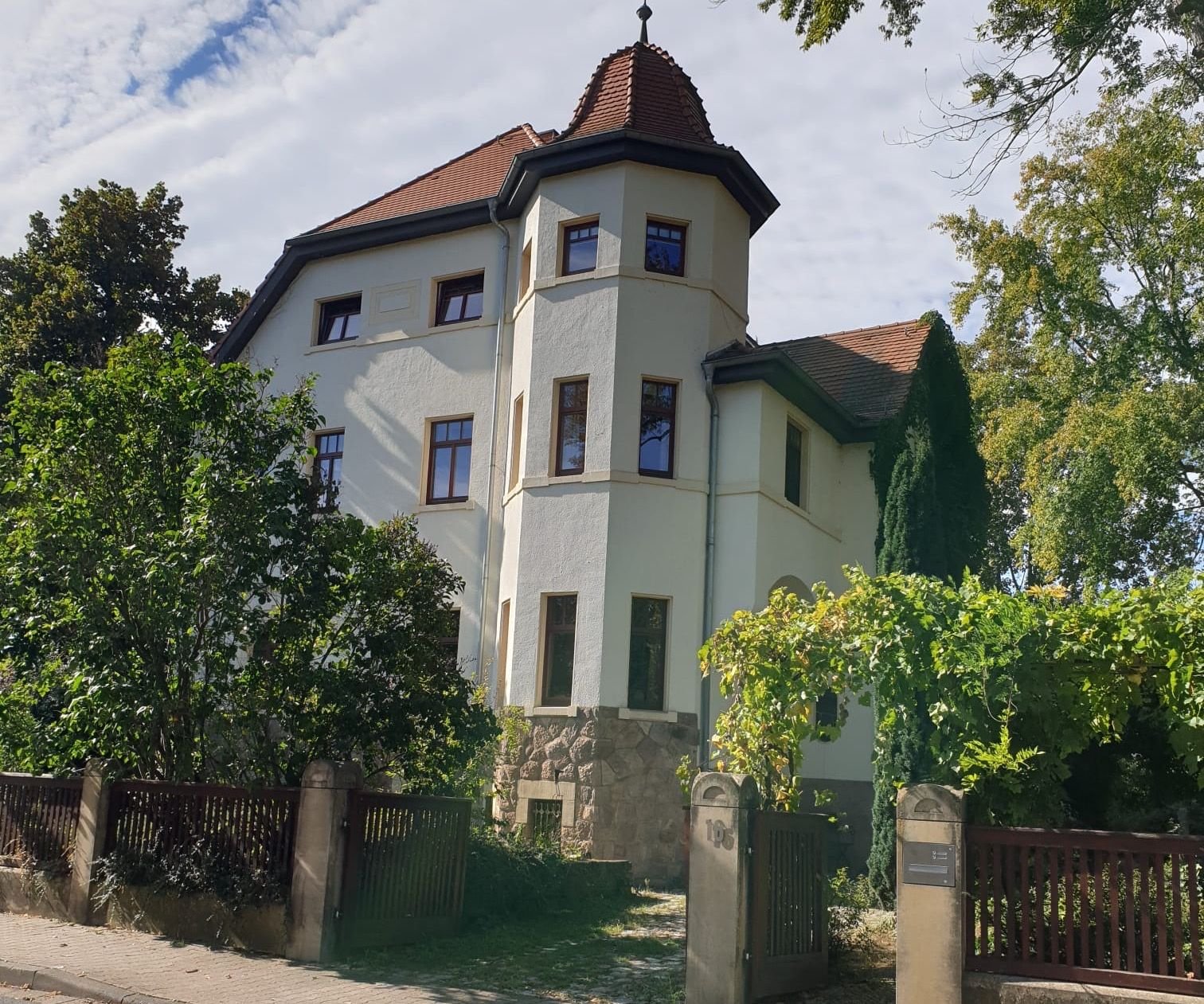 Villa zum Kauf provisionsfrei 599.000 € 8 Zimmer 300 m²<br/>Wohnfläche 1.000 m²<br/>Grundstück Groitzsch Groitzsch 04539