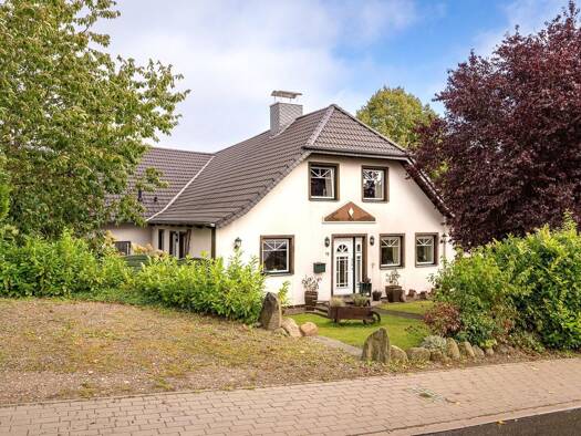 Einfamilienhaus zum Kauf 675.000 € 6 Zimmer 210 m² 1.727 m² Grundstück Gömnitz Süsel 23701