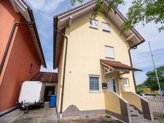 Einfamilienhaus zur Miete 1.850 € 6 Zimmer 180 m² frei ab sofort Metten Metten 94526