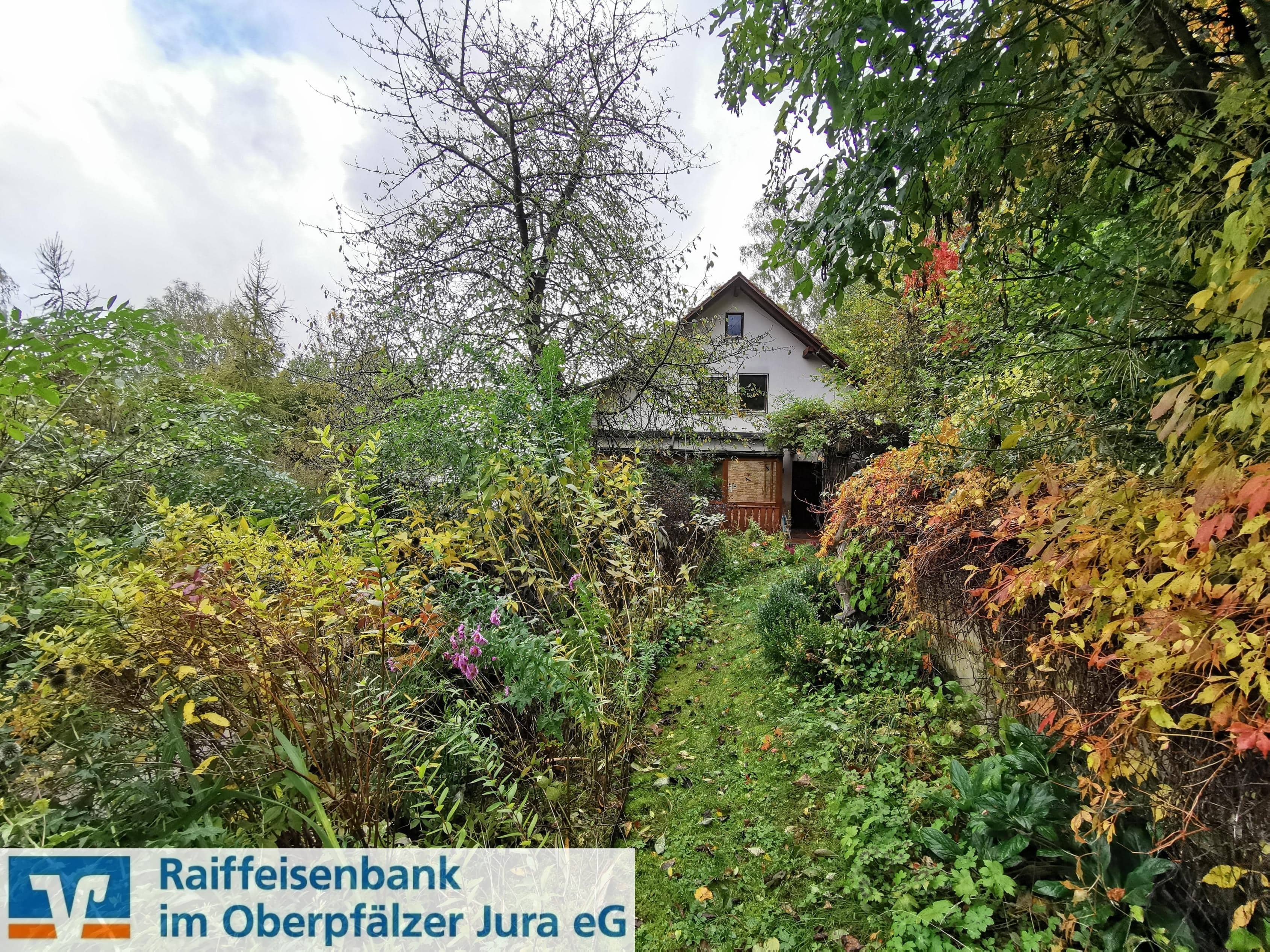 Einfamilienhaus zum Kauf 320.000 € 6 Zimmer 240 m²<br/>Wohnfläche 2.500 m²<br/>Grundstück Hollerstetten Velburg 92355