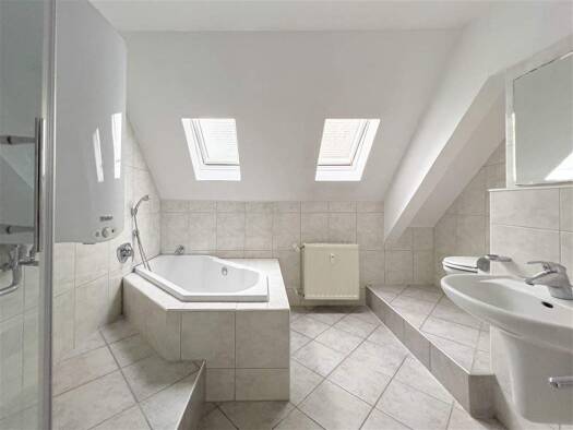 Wohnung zur Miete 1.100 € 2 Zimmer 75 m² 3. Geschoss frei ab sofort Büderich Meerbusch 40667