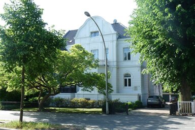 Wohnung zur Miete 900 € 2,5 Zimmer 98 m² frei ab sofort Rendsburger Landstraße 71 Hassee Bezirk 4 Kiel 24113