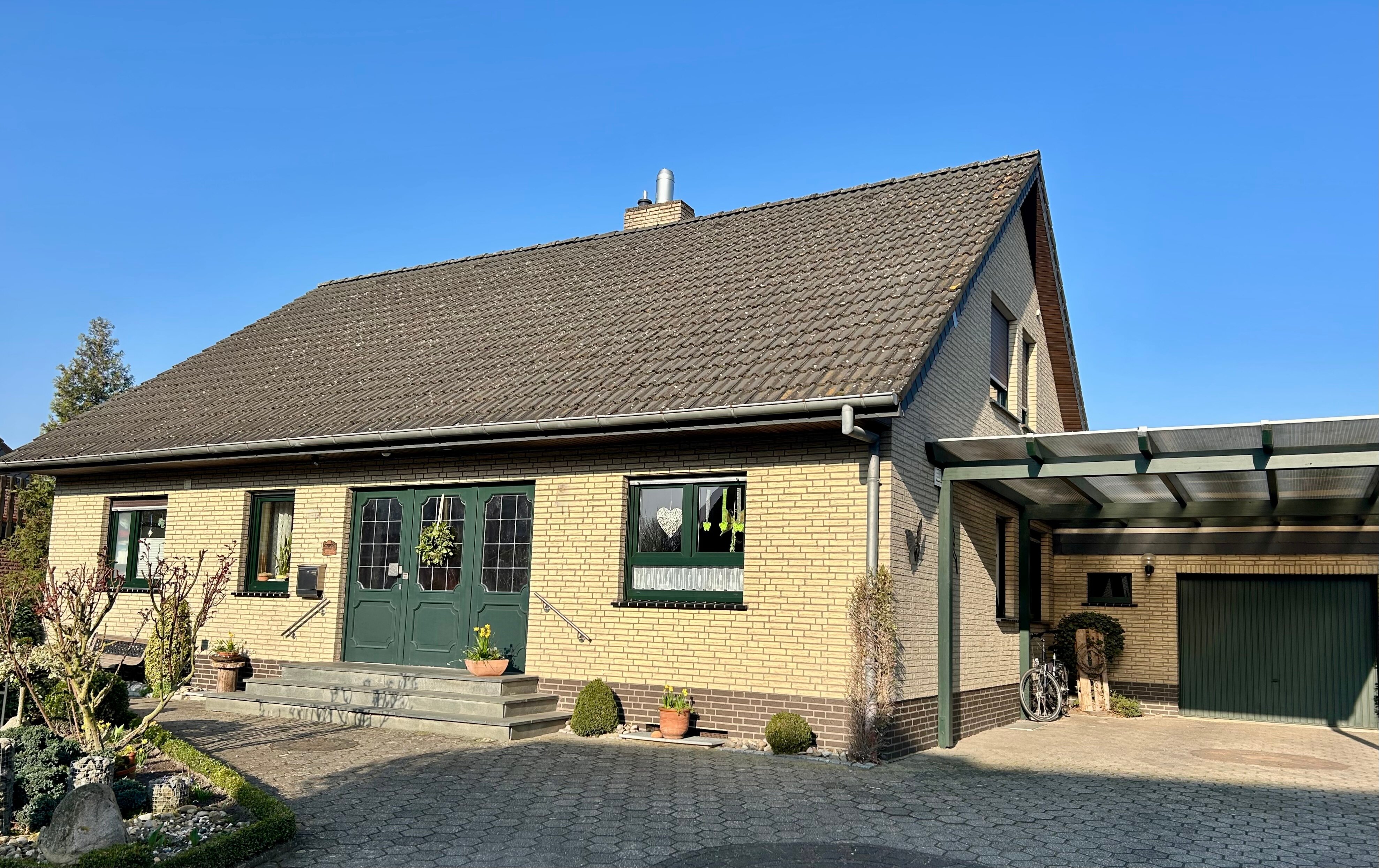 Einfamilienhaus zum Kauf 295.000 € 200 m²<br/>Wohnfläche 807 m²<br/>Grundstück Neuenkirchen Neuenkirchen 49586