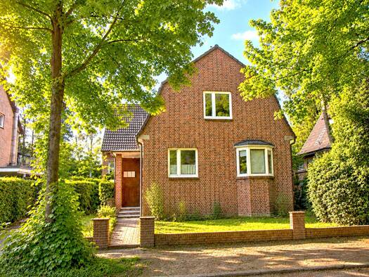 Mehrfamilienhaus zum Kauf provisionsfrei 1.495.000 € 9 Zimmer 226 m² 770 m² Grundstück Lokstedt Eimsbüttel 22529