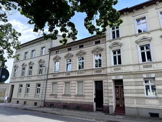 Reihenmittelhaus zum Kauf als Kapitalanlage geeignet 180.000 € 7 Zimmer 170 m² 293 m² Grundstück Grabenstraße 21 Stendal Stendal 39576