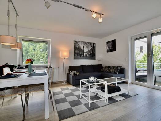 Wohnung zur Miete 700 € 2 Zimmer 52 m² Geschoss 2/3 frei ab sofort Ost Sindelfingen 71065