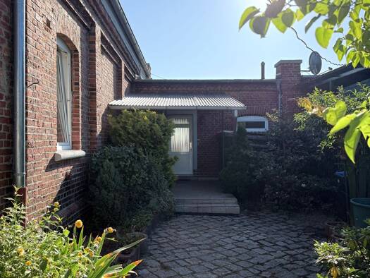 Wohnung zur Miete 450 € 2 Zimmer 64 m² Geschoss EG/1 frei ab sofort Neukruger Straße 64 Güstrow Güstrow 18273