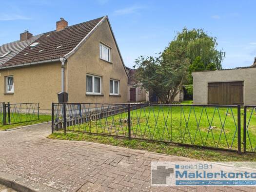 Doppelhaushälfte zum Kauf 90.000 € 5 Zimmer 112 m² 1.389 m² Grundstück Demmin Demmin / Deven 17109