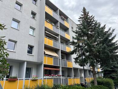 Wohnung zum Kauf als Kapitalanlage geeignet 120.000 € 4 Zimmer 71,7 m² Halle (Saale) 06132