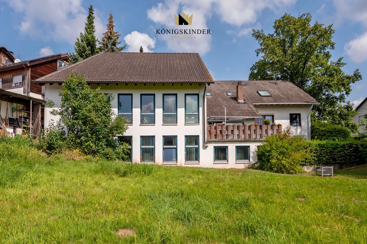 Mehrfamilienhaus zum Kauf 698.000 € 14 Zimmer 193,7 m²<br/>Wohnfläche 850 m²<br/>Grundstück Schwarzenberg Schömberg 75328