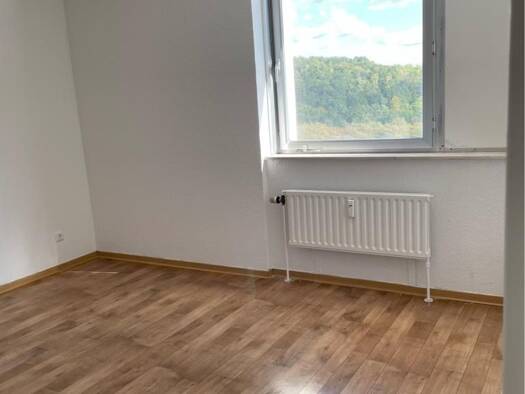 Wohnung zur Miete 469 € 4 Zimmer 84 m² 3. Geschoss frei ab 31.10.2026 Danziger Straße 11 Kreuztal Kreuztal 57223