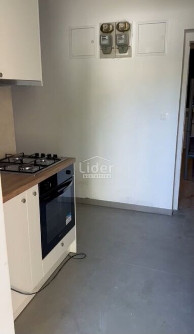 Wohnung zur Miete 250 € 4 Zimmer 75 m² Rijeka