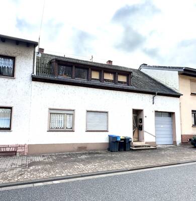 Mehrfamilienhaus zum Kauf 139.000 € 6 Zimmer 150 m² 879 m² Grundstück Eppelborn Eppelborn 66571