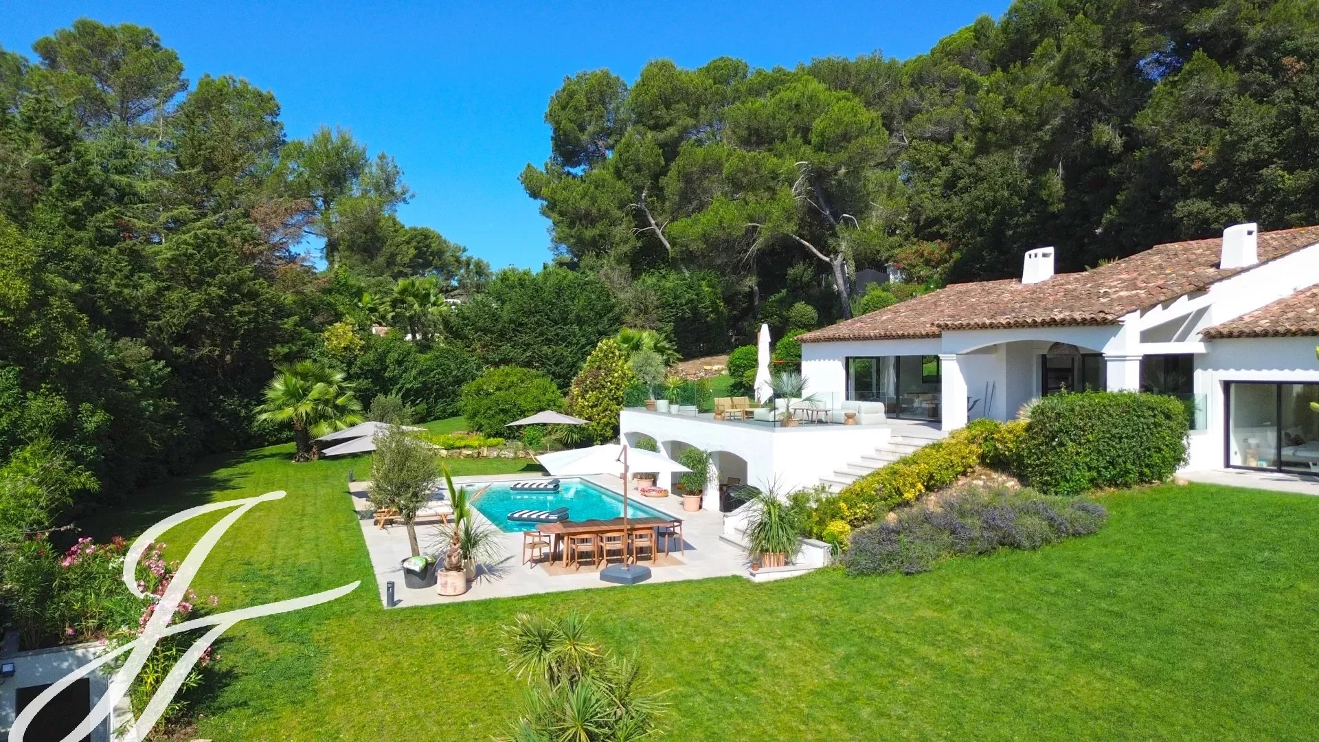 Einfamilienhaus zur Miete 16.500 € 6 Zimmer 235 m²<br/>Wohnfläche 3.050 m²<br/>Grundstück Valmasque-Notre Dame de Vie Mougins 06250