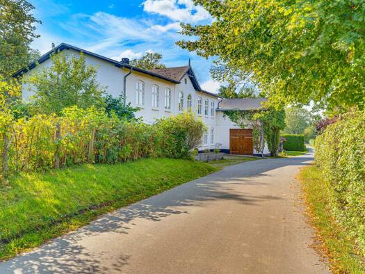 Haus zum Kauf 599.000 € 9 Zimmer 370 m² 2.676 m² Grundstück Niesgrau 24395