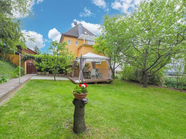 Mehrfamilienhaus zum Kauf 599.000 € 7 Zimmer 212,2 m² 659 m² Grundstück Niefern Niefern-Öschelbronn 75223