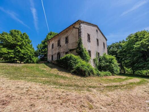 Haus zum Kauf 298.000 € 7 Zimmer 600 m² 10.000 m² Grundstück frei ab sofort Castell'Azzara