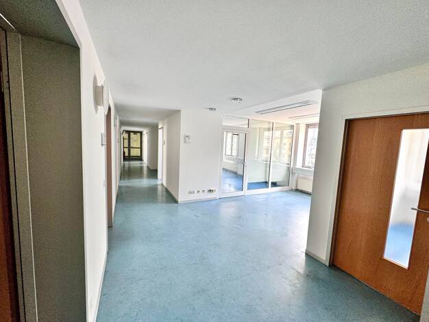 Büro-/Praxisfläche zur Miete 1.550 € 5 Zimmer Kaiserslautern 67655