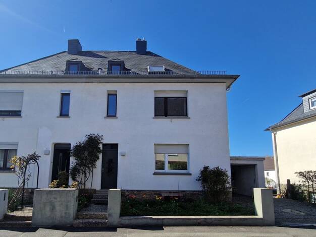 Doppelhaushälfte zum Kauf 329.000 € 7 Zimmer 157 m² 398 m² Grundstück Weilburg Weilburg 35781
