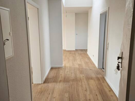 Wohnung zur Miete 555 € 3 Zimmer 81,1 m² 2. Geschoss August Bebel Straße 12 12 Naumburg Naumburg (Saale) 06618