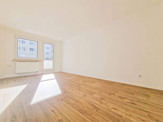 Wohnung zur Miete 245 € 2 Zimmer 49,9 m² Geschoss 2/5 frei ab 01.04.2026 Hufelandstraße 19 Glauchau 08371