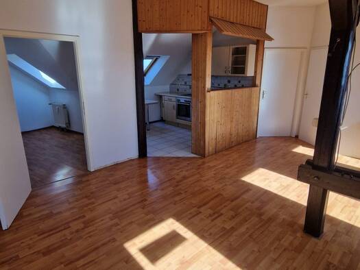 Wohnung zur Miete 700 € 3 Zimmer 93 m² frei ab sofort Sodenstraße 1 Arnstadt Arnstadt 99310