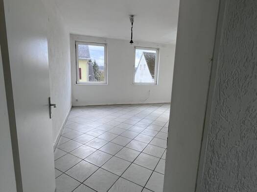 Wohnung zur Miete 640 € 3 Zimmer 90 m² Geschoss 1/2 frei ab sofort Bogel 56357