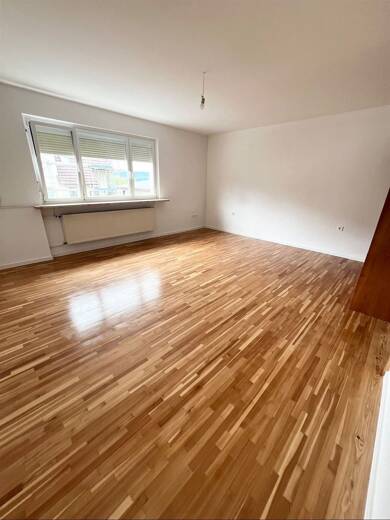 Wohnung zur Miete - Erstbezug 826 € 3 Zimmer 91 m² 3. Geschoss frei ab sofort Neustadt Neustadt b. Coburg 96465