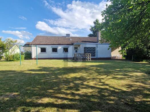 Einfamilienhaus zum Kauf 250.000 € 6 Zimmer 176 m² 1.277 m² Grundstück Elze Elze 31008