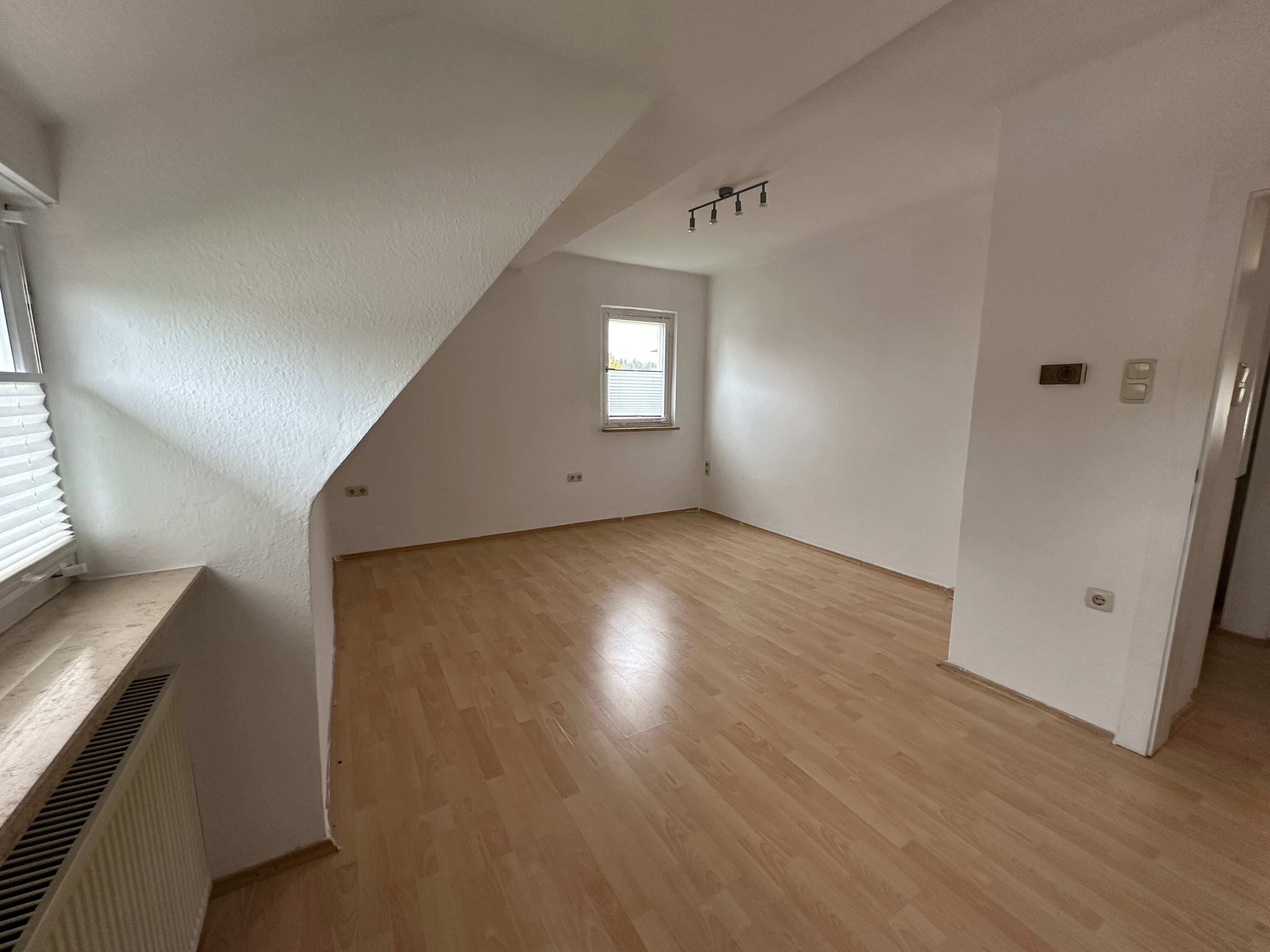 Wohnung zur Miete 530 € 2,5 Zimmer 64 m²<br/>Wohnfläche ab sofort<br/>Verfügbarkeit Roth Roth 91154