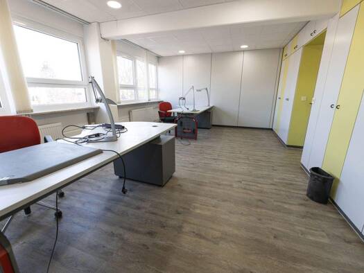 Bürofläche zur Miete 9,90 € 10 Zimmer 500 m² Bürofläche teilbar ab 10 m² Neckarau Mannheim 68199