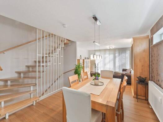 Reihenendhaus zum Kauf 399.000 € 4,5 Zimmer 97 m² 93 m² Grundstück frei ab 01.04.2026 Baltmannsweiler 73666