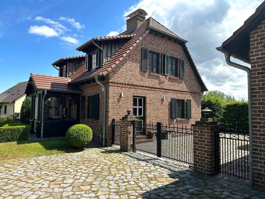 Einfamilienhaus zum Kauf 775.000 € 4 Zimmer 149 m² 5.760 m² Grundstück Groß Quassow 25 b Userin Userin 17237