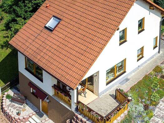 Doppelhaushälfte zum Kauf 310.000 € 7 Zimmer 185 m² 998 m² Grundstück Pößneck,Stadt Pößneck 07381