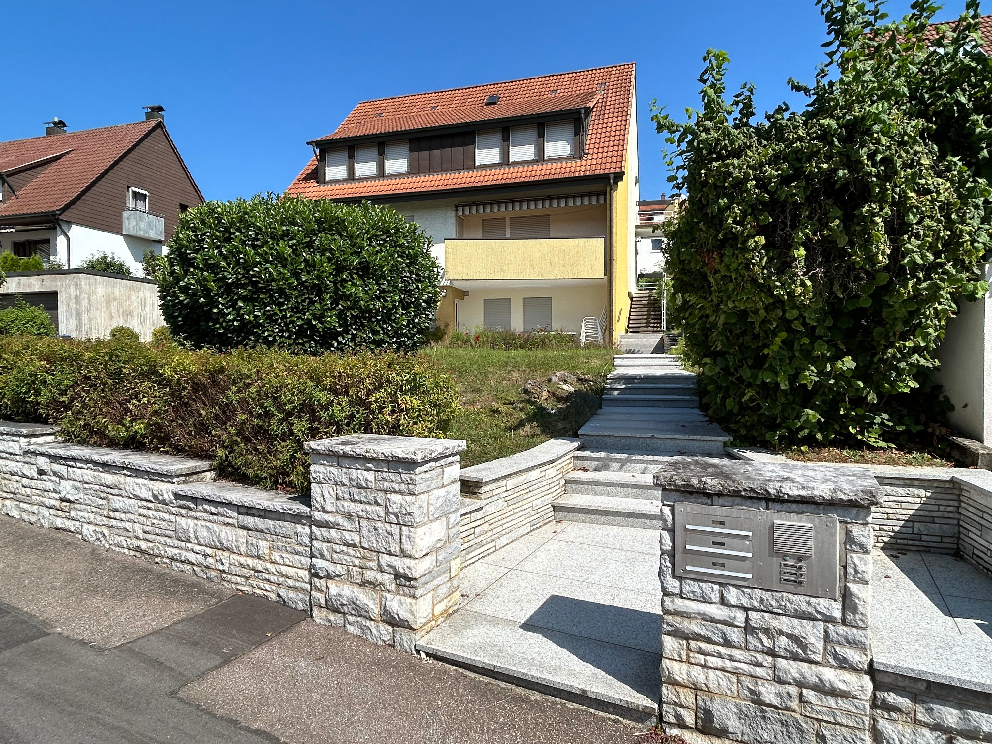 Einfamilienhaus zum Kauf 769.000 € 8 Zimmer 296 m²<br/>Wohnfläche 705 m²<br/>Grundstück Denkendorf 73770