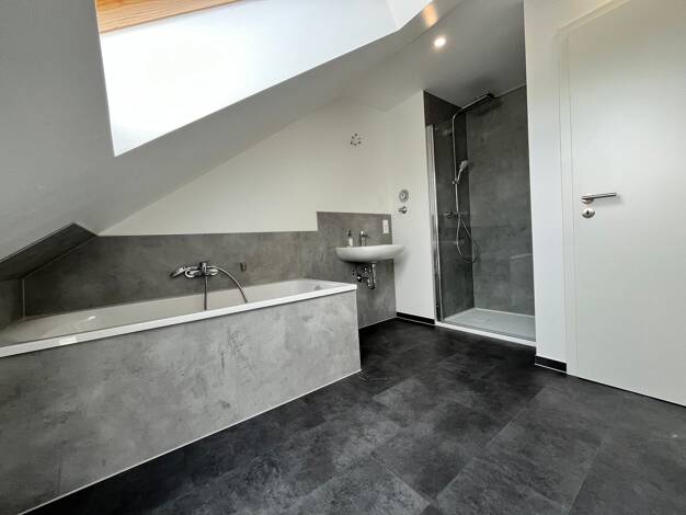Wohnung zur Miete 650 € 3 Zimmer 80 m² 4. Geschoss frei ab sofort Eisenach Eisenach 99817
