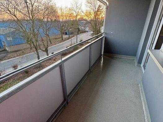 Wohnung zur Miete 520 € 3 Zimmer 64,7 m² 3. Geschoss Gerhart-Hauptmann-Straße 3 Mitte Delmenhorst 27753