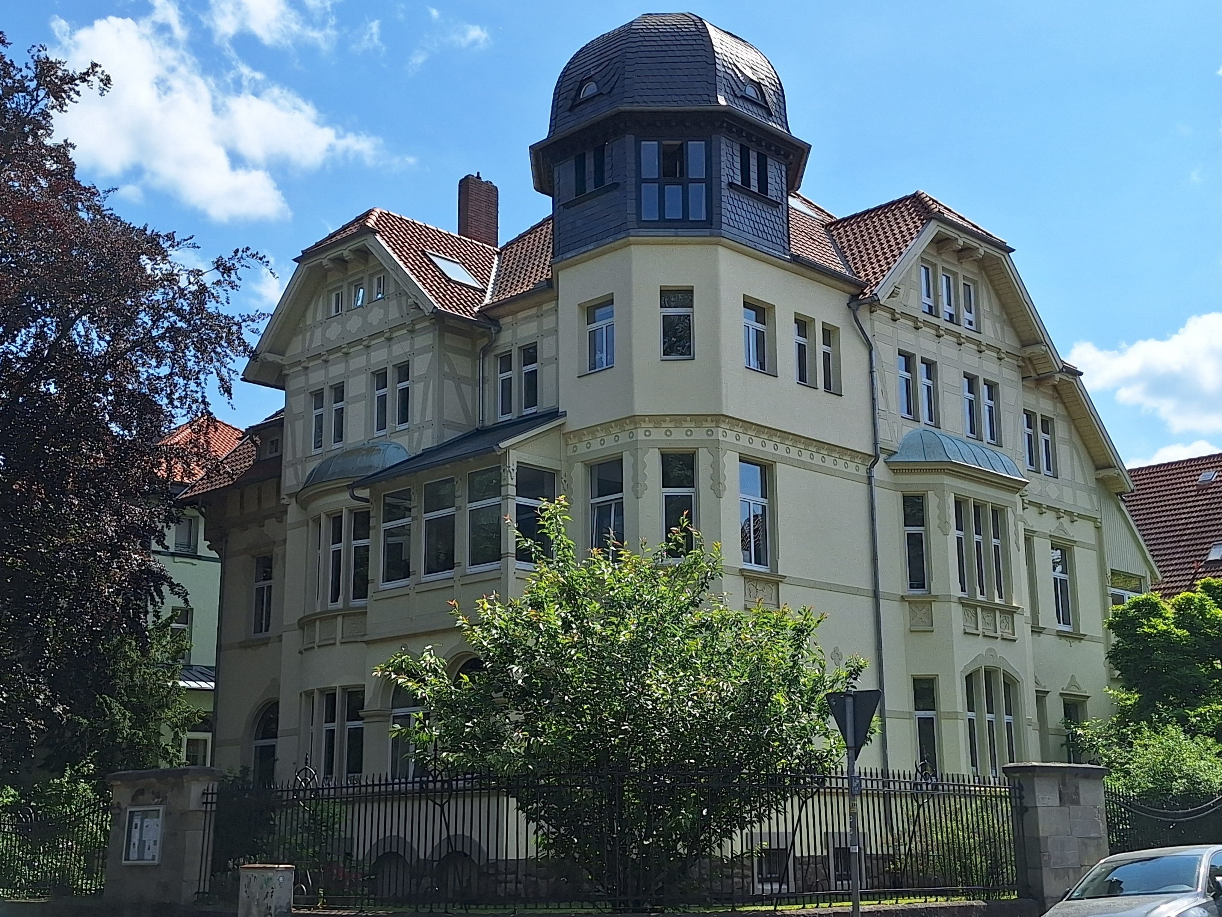 Bürofläche zur Miete 3.500 € 7 Zimmer 250 m²<br/>Bürofläche Zoo Hannover 30171