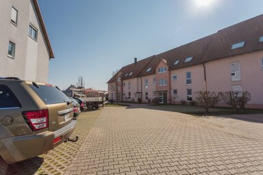 Wohnung zum Kauf 190.000 € 3 Zimmer 88,4 m² EG Urnenfelder-Straße 26 Geldersheim 97505