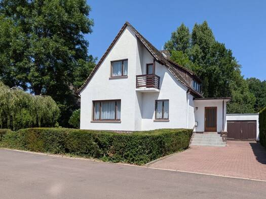 Einfamilienhaus zum Kauf 130.000 € 6 Zimmer 109 m² 686 m² Grundstück Köthen Köthen (Anhalt) 06366