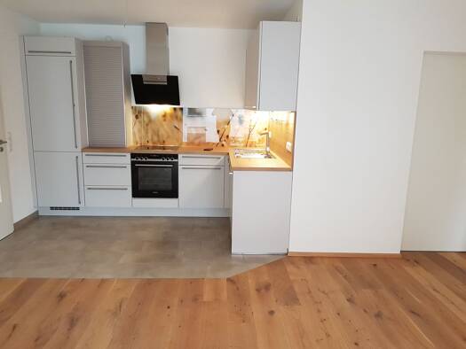 Wohnung zur Miete 850 € 2 Zimmer 72 m² Geschoss 2/3 frei ab 01.10.2026 Hauptstraße 25 Mengkofen 84152