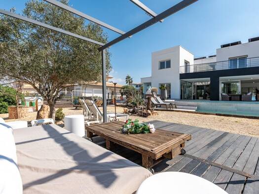 Einfamilienhaus zum Kauf 1.700.000 € 5 Zimmer 250 m² 1.054 m² Grundstück La Torre 07659