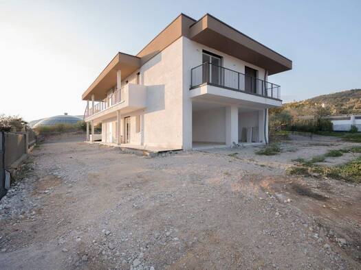 Wohnung zum Kauf 3 Zimmer 140 m² frei ab sofort Via Nereo Maffezzoli Garda 37016